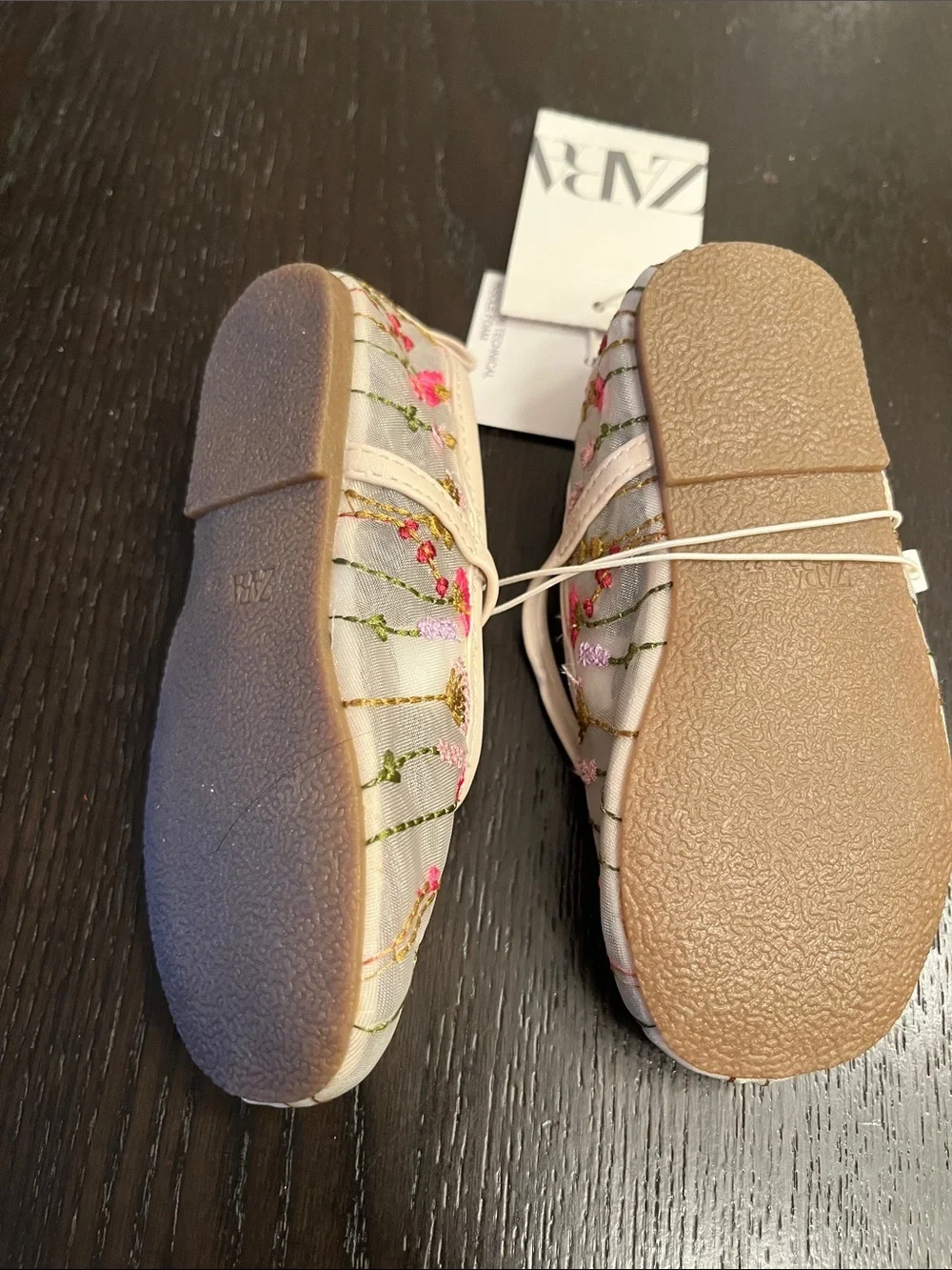 NWT Zara Girls Pink and Cream Floral Embroidered Mary Jane Shoes